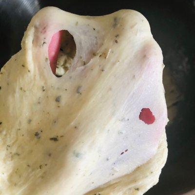 在家就能做的蒜香培根軟歐包，高顏值超美味，解饞還頂飽